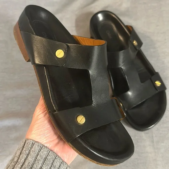 Chloe Shoes Chloe Black Leather Erika Slip On Flat Sandals